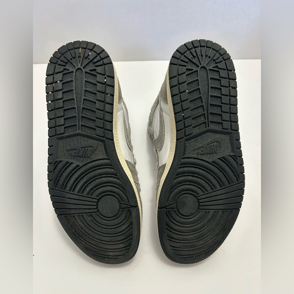 Nike Jordan 1 Sneakers - Picture 7 of 7